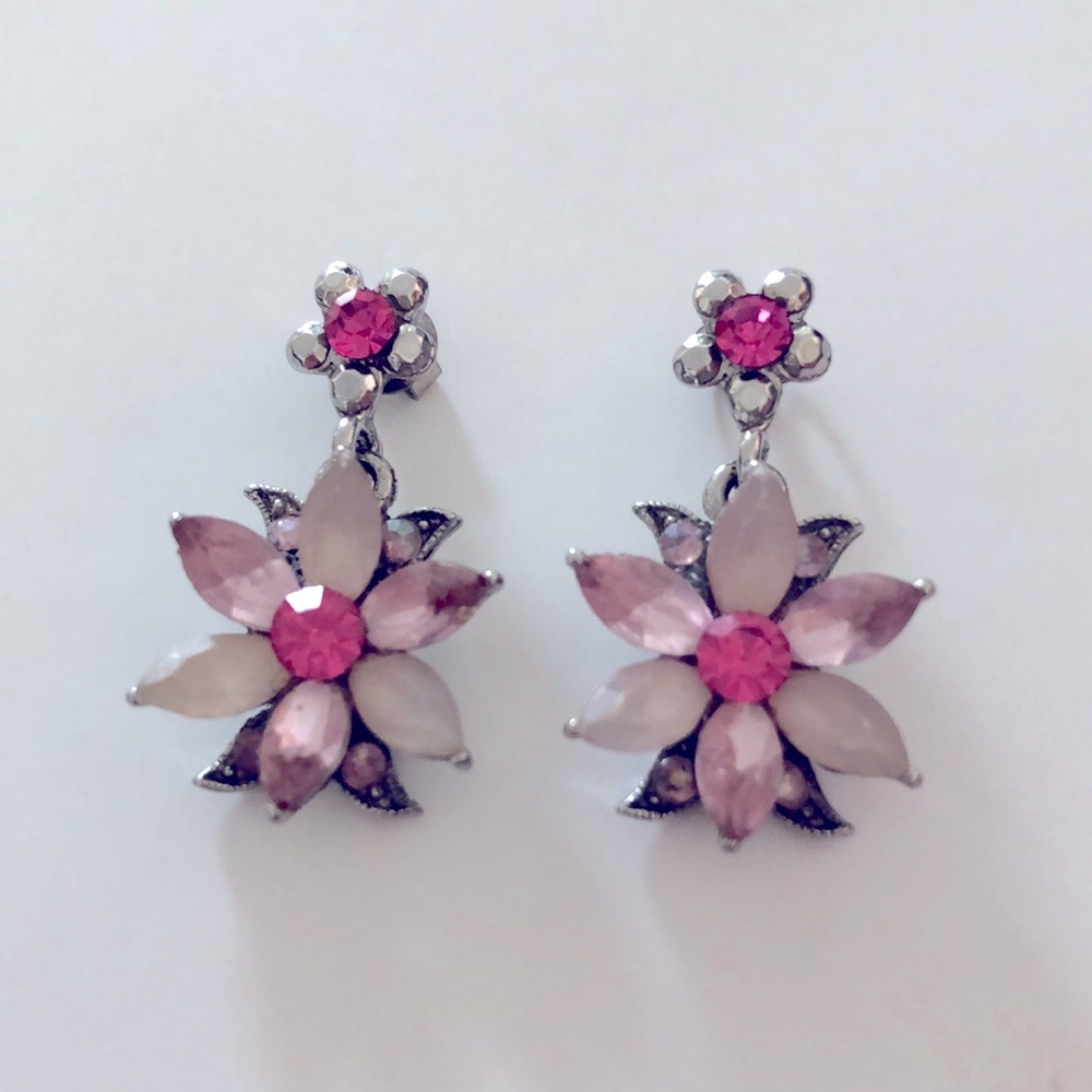 Earrings 2 Pink Tone Flower Floral Silver Metal Hanging Moving Butterfly closure